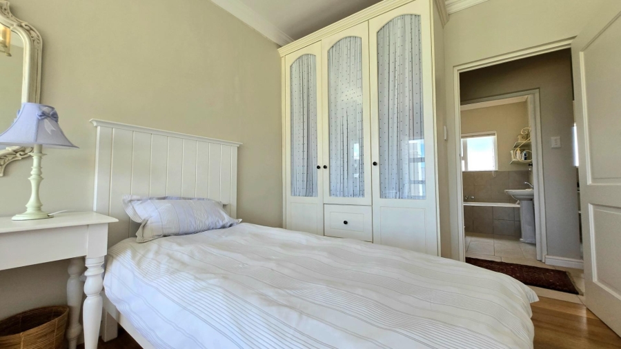 6 Bedroom Property for Sale in Franskraal Western Cape